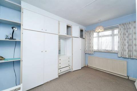 9 Hughenden Road, Worcester Park, KT4 8DD