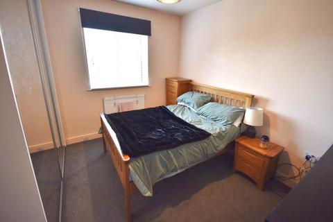 2 bedroom flat to rent, Lamprey Road, Ellesmere Port, Cheshire