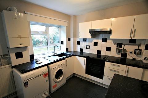 2 bedroom flat for sale, Kemsing Close, Hayes, Bromley, BR2