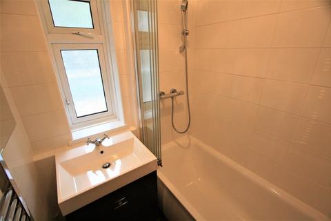 2 bedroom flat for sale, Kemsing Close, Hayes, Bromley, BR2