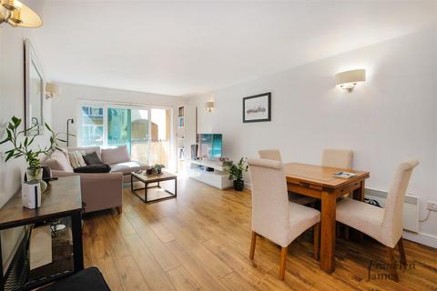 1 bedroom apartment for sale, The Grainstore,  Western Gateway, London, E16