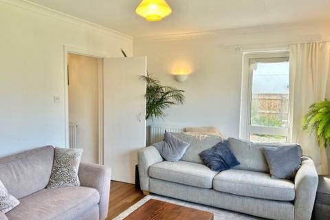 3 bedroom detached bungalow to rent, Newcourt Road, Topsham