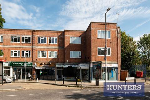 2 bedroom flat to rent, Manor Drive North, New Malden