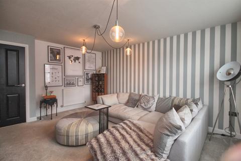 3 bedroom terraced house to rent, Townfield Place, Chelford