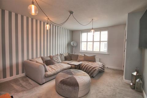 3 bedroom terraced house to rent, Townfield Place, Chelford