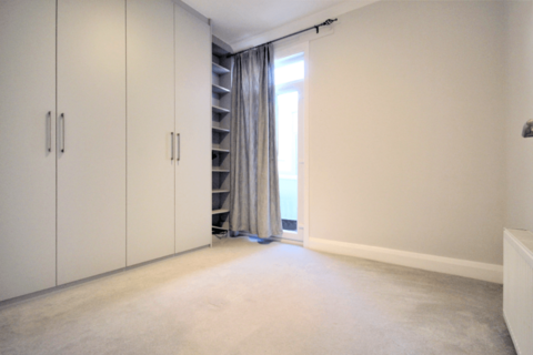 2 bedroom maisonette to rent, Station Road, London, NW4