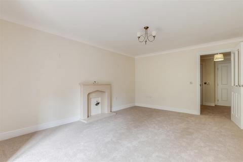 1 bedroom apartment for sale, Ben Rhydding Drive, Ilkley LS29