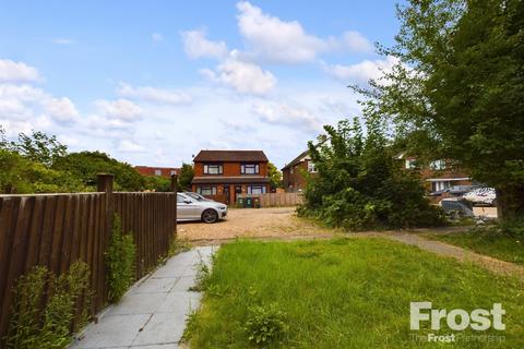26 Seaton Drive, Ashford, TW15 3ET
