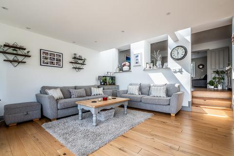 1 Higher Marsh Row, Exminster, Exeter, EX6 8EB