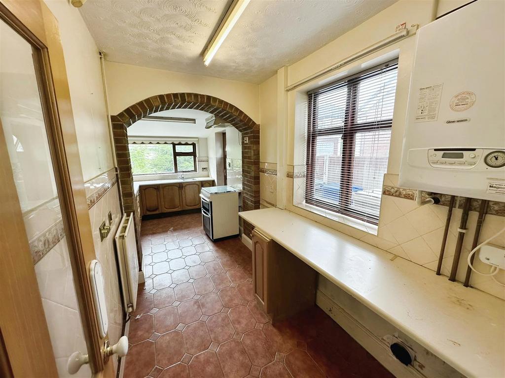 Extended fitted kitchen