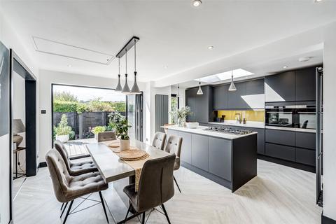 2 Shepherds Mead, Worthing, BN14 0JA