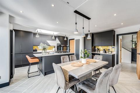 2 Shepherds Mead, Worthing, BN14 0JA