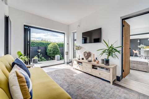 2 Shepherds Mead, Worthing, BN14 0JA