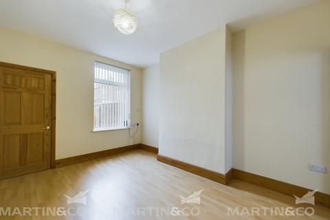 2 bedroom terraced house to rent, Carlton Road, Wheatley