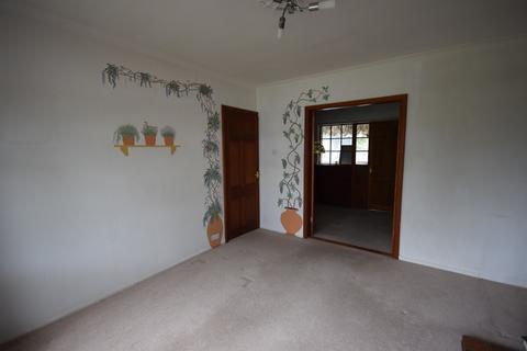 2 bedroom semi-detached house to rent, Chell Heath Road, Chell Heath