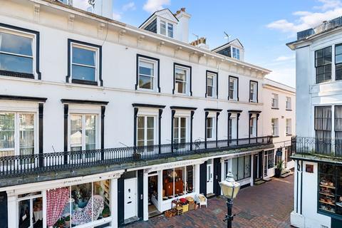 2 bedroom apartment for sale, The Pantiles, Tunbridge Wells, TN2