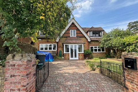 3 bedroom detached house for sale, Godalming - No Onward Chain