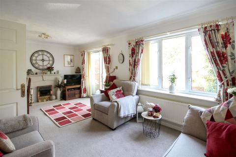 65 Crest Way, Portslade, Brighton, BN41 2EY
