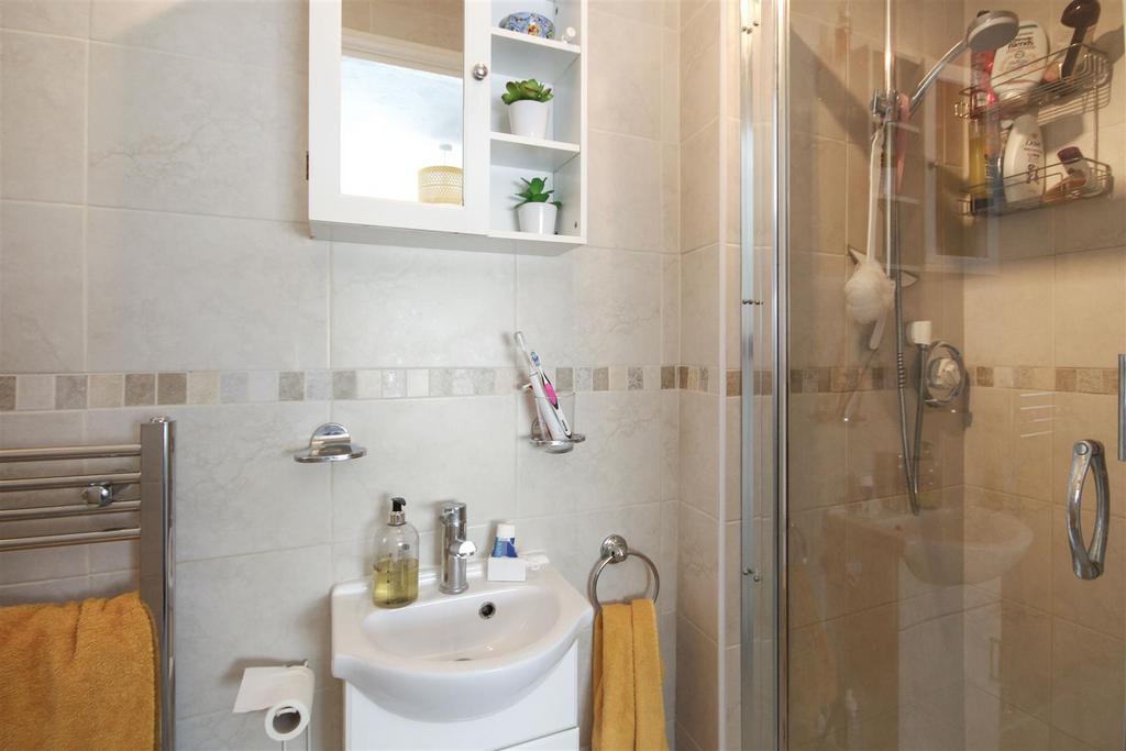 En-suite Shower/WC