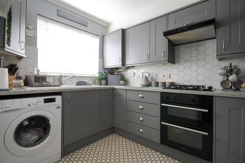 65 Crest Way, Portslade, Brighton, BN41 2EY