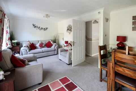 65 Crest Way, Portslade, Brighton, BN41 2EY