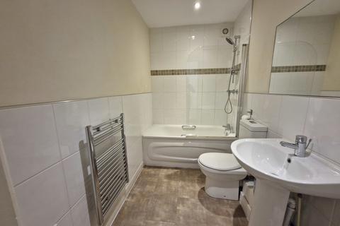 2 bedroom apartment to rent, Airedale House, Leeds LS13