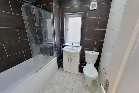 2 bedroom semi-detached house to rent, St Anns Tower Mews, Leeds LS6