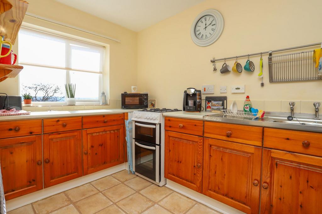 Hamilton Avenue, Halesowen B62 1 bed flat for sale £110,000