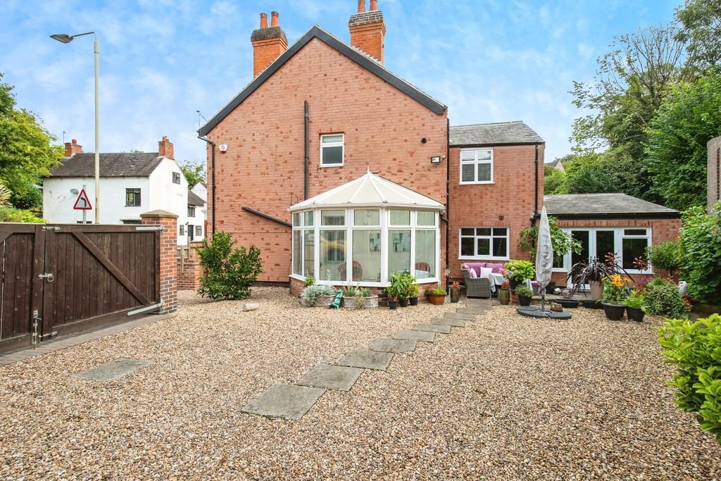 0469846b-69 20 Bondgate 20- 20004-min
