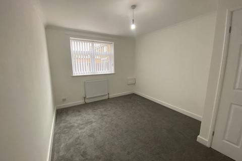 2 bedroom ground floor flat to rent, Hawthorne Cresent , Farndon