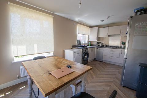 3 bedroom end of terrace house for sale, James Dunn Way, Haverhill