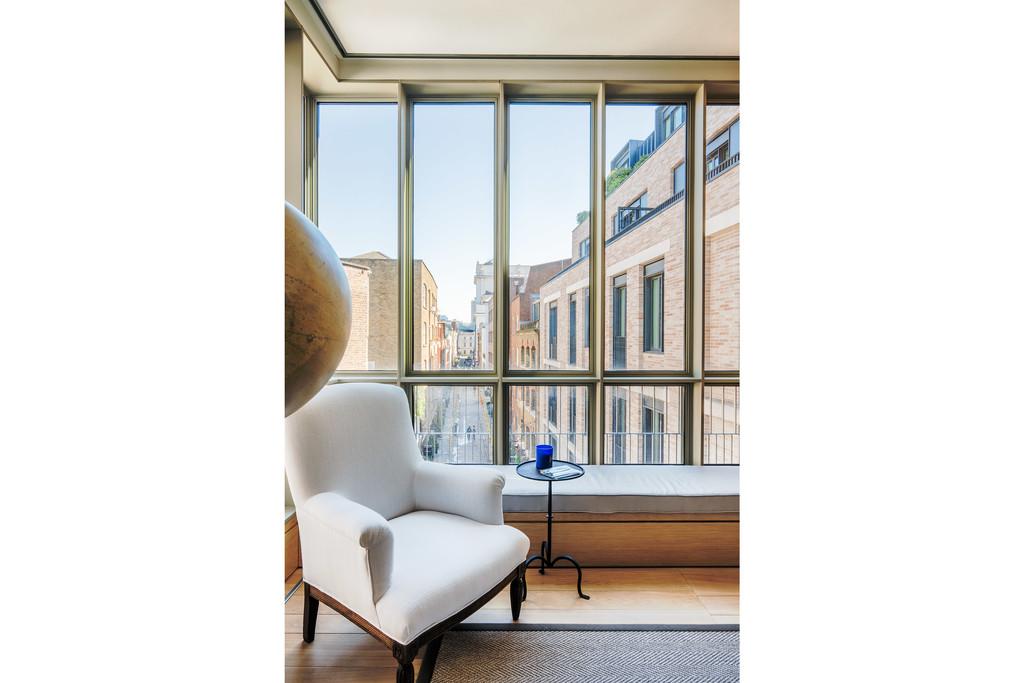 Floral Court 17b