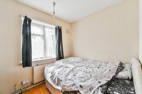 43 Castillon Road, London, SE6 1QB