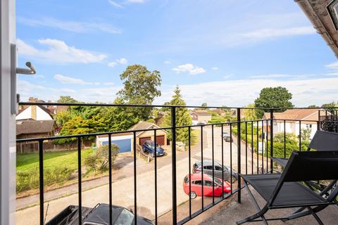 2 bedroom flat for sale, Lovelace Road, Surbiton KT6