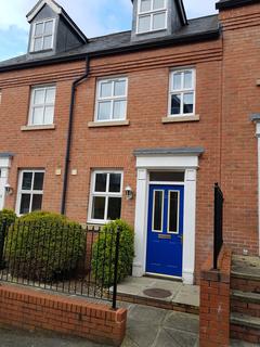 3 bedroom townhouse to rent, Wallcroft Gardens, Middlewich