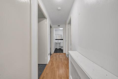 2 bedroom flat for sale, Orchid Close, RM4