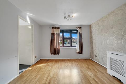 2 bedroom flat for sale, Orchid Close, RM4