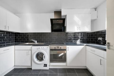 2 bedroom flat for sale, Orchid Close, RM4