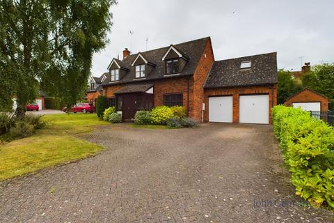 4 bedroom detached house for sale, Squirrels Corner, Newborough