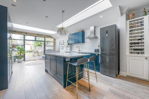 21 Coombe Road, Kingston Upon Thames, KT2 7AX