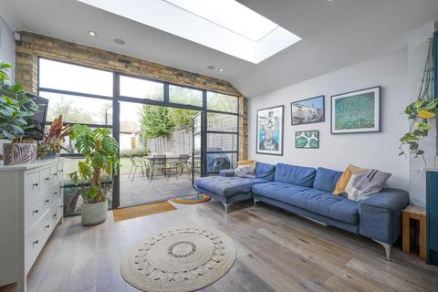21 Coombe Road, Kingston Upon Thames, KT2 7AX