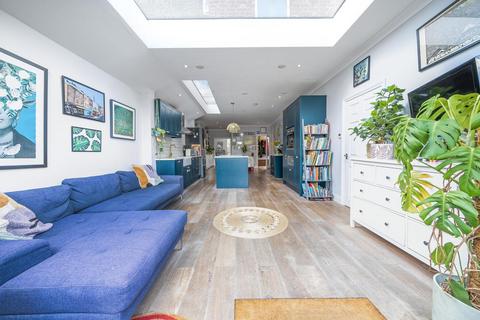 21 Coombe Road, Kingston Upon Thames, KT2 7AX