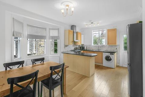 4 bedroom maisonette for sale, Nevis Road, London, SW17