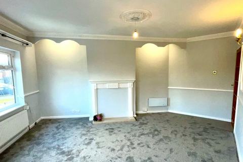 2 bedroom maisonette to rent, Gorsy Road, Quinton