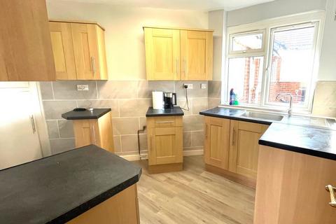 2 bedroom maisonette to rent, Gorsy Road, Quinton