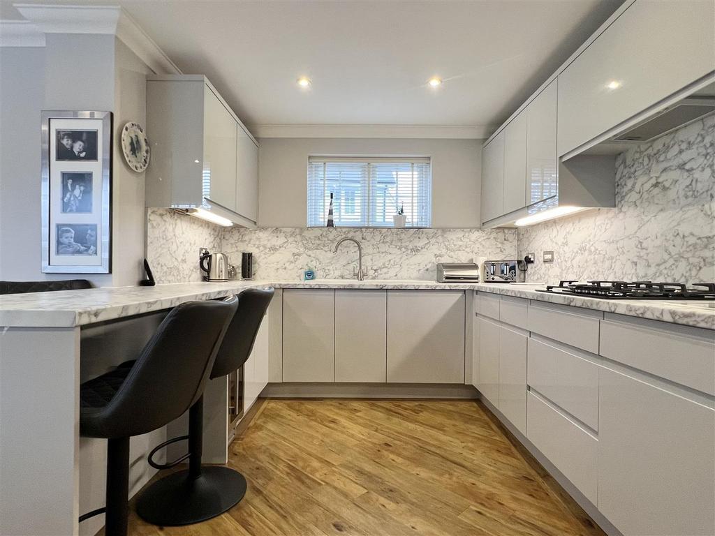Thatchers Way, Great Notley, Braintree 4 bed detached house for sale