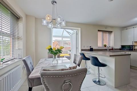 undefined, Coltsfoot Close, Tamworth B79