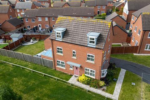 4 bedroom detached house for sale, Coltsfoot Close, Tamworth B79