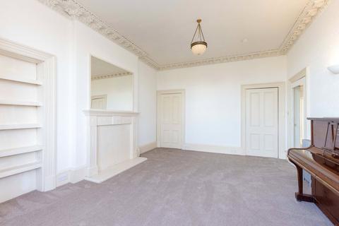 4 bedroom apartment to rent, Gladstone Place, Edinburgh, Midlothian