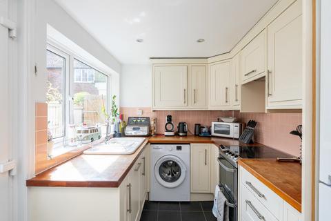 9 Curtis Gardens, Dorking, RH4 1EG